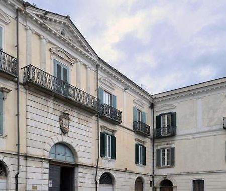 ホテル Il Palazzotto イゼルニア エクステリア 写真