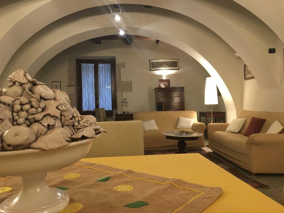 ホテル Il Palazzotto イゼルニア エクステリア 写真