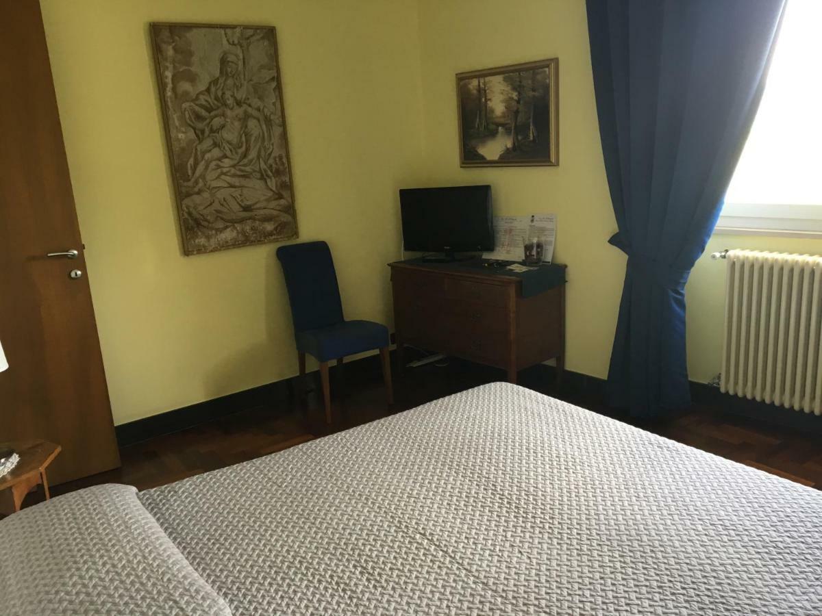 ホテル Il Palazzotto イゼルニア エクステリア 写真