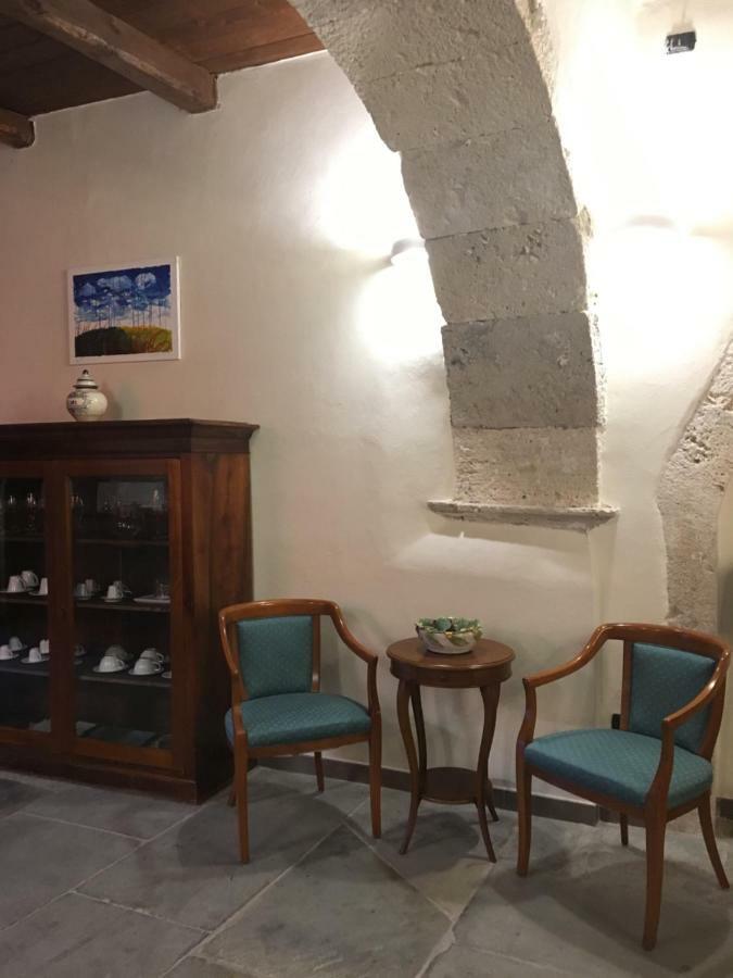 ホテル Il Palazzotto イゼルニア エクステリア 写真